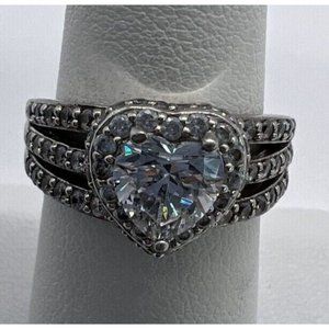 925 STERLING SILVER RING WITH CZ HEART   SIZE 6